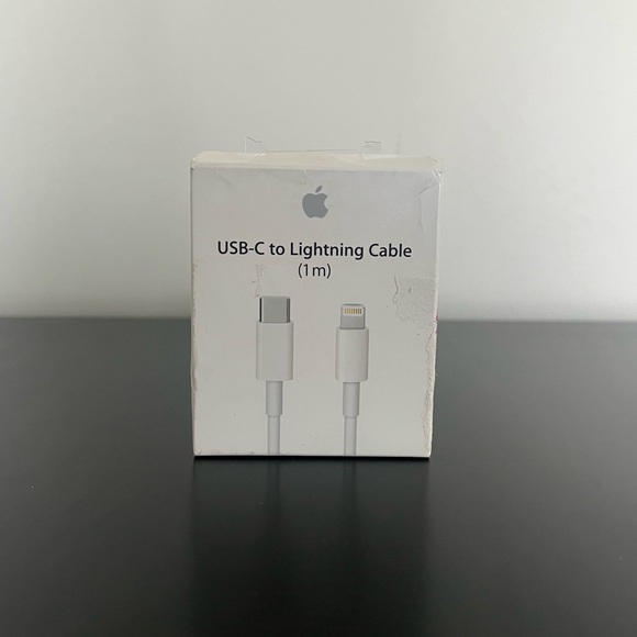 Apple | USB-C to Lightning Cable (1m) - Picture 1 of 5
